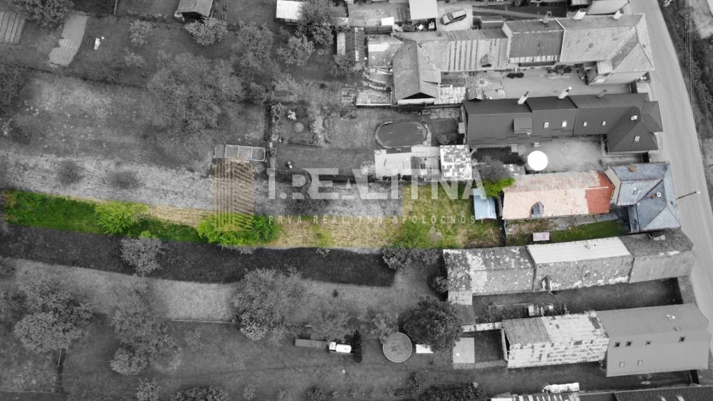 RODINNÝ DOM NA REKONŠTRUKCIU PODĽA VLASTNÝCH PREDSTÁV, PONI - 8