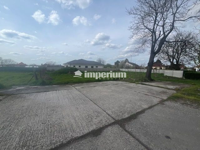 Predaj : pozemok 1550 m2 aj pre developerov v obci Veľké Bl - 8