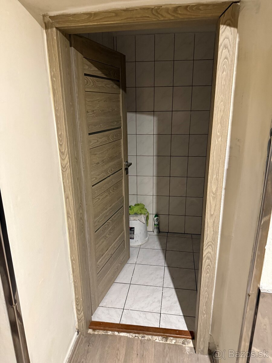 Prenájom obchodného priestoru v Brezne - centrum - 8