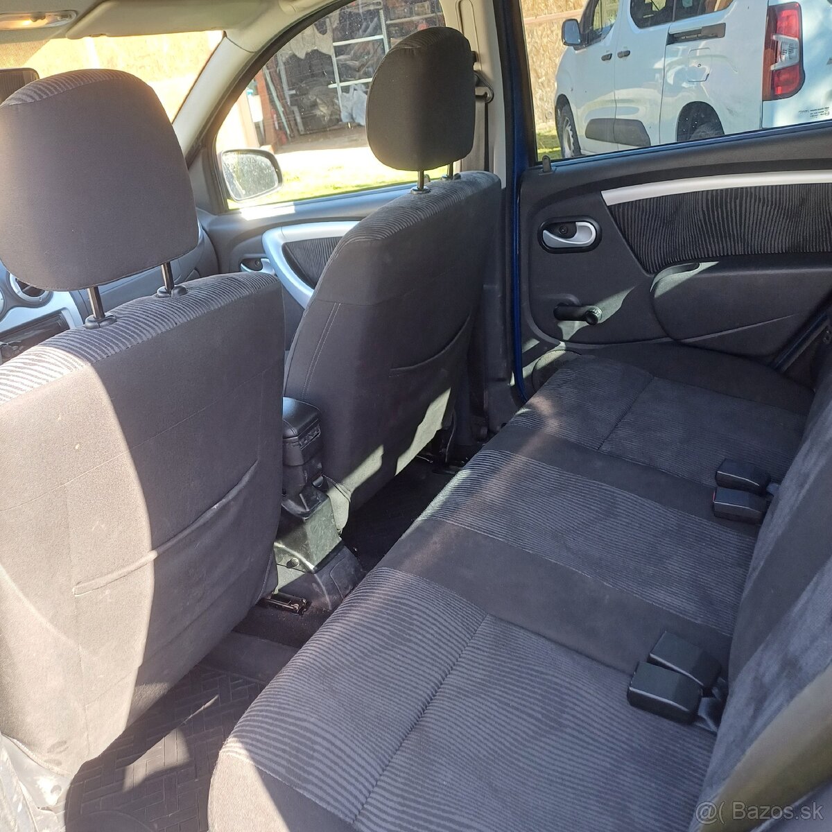 Dacia Sandero - 8