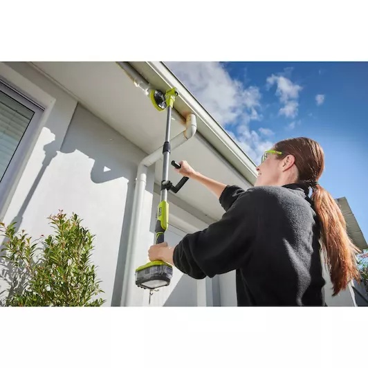 Ryobi 18V ONE+ Aku teleskopická kefa + 2x batéria - 8