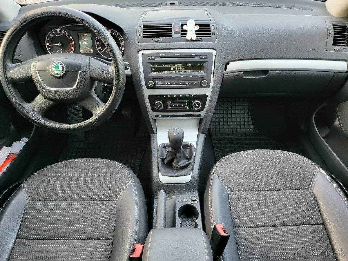 Predám Škoda Octavia Facelift 2.0 tdi Elegance - 8