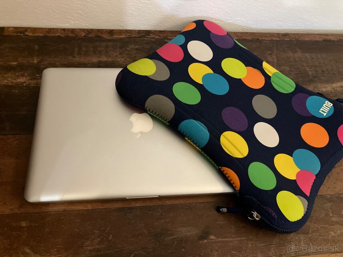 MacBook Pro 13 palcový - 8