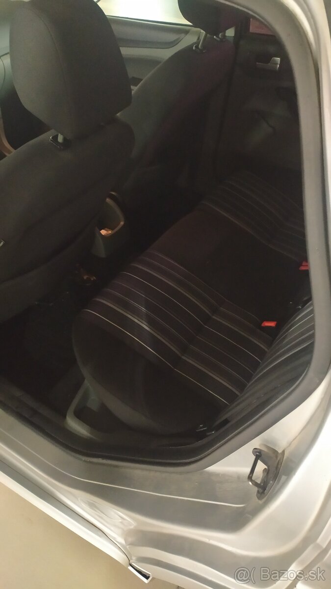 Ford Focus - 8