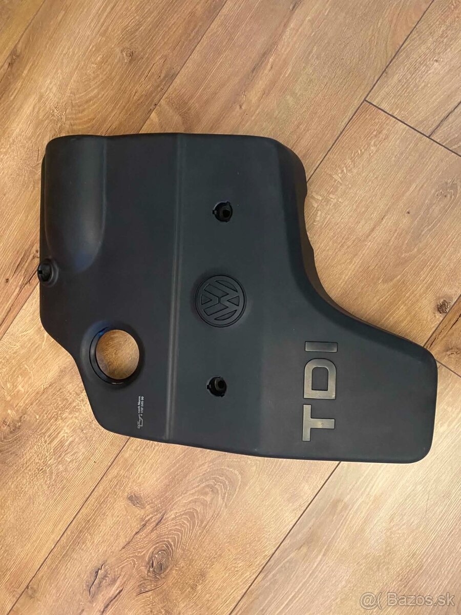 Kryt motora na VW PASSAT B4 variant - 8