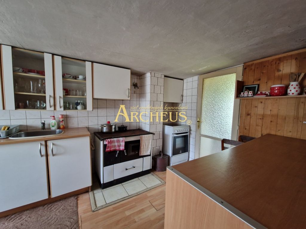 POZEMOK + STARŠIA CHATA - ČERMEĽ - 1058 m2 - 8