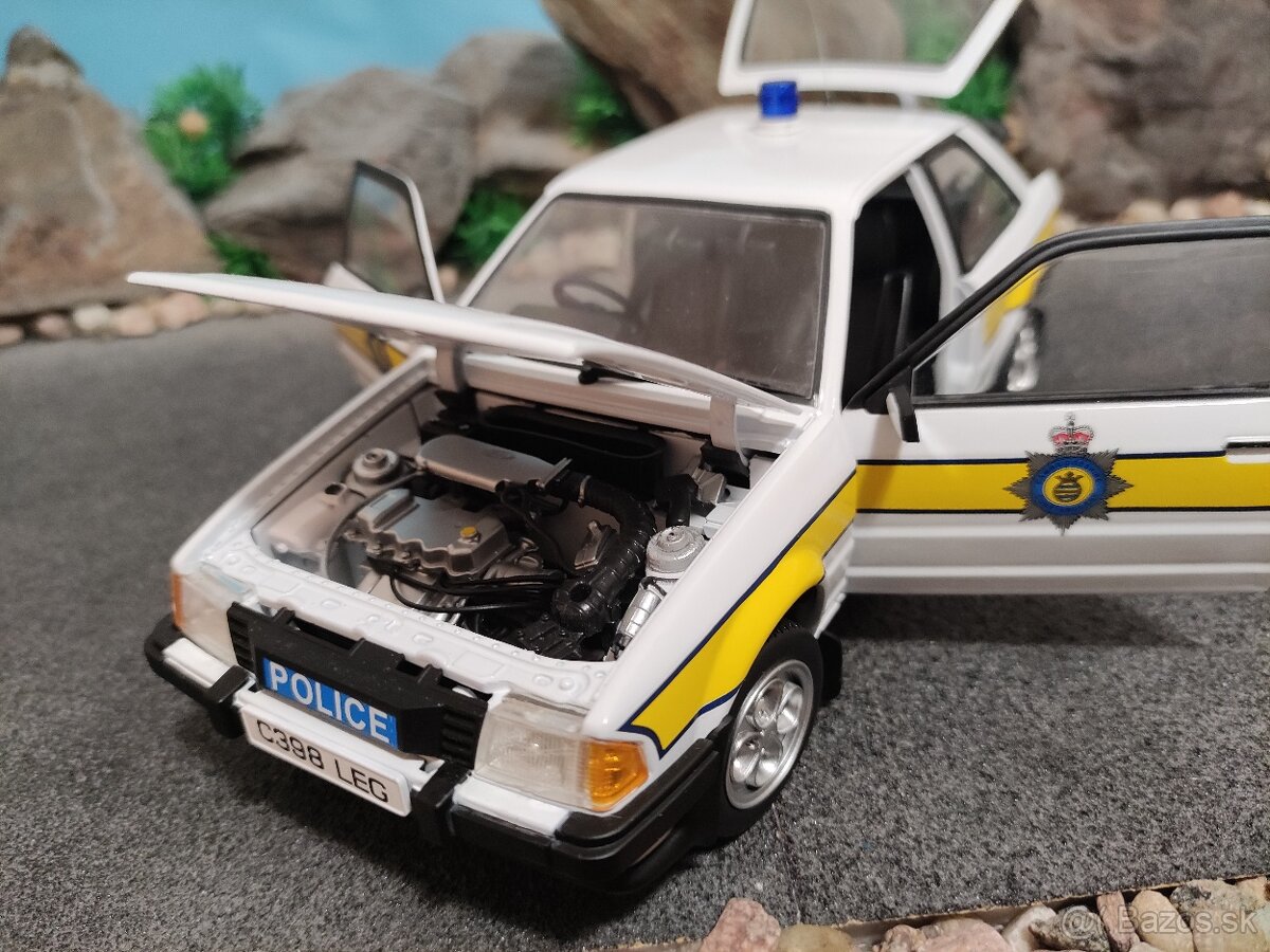 prodám model 1:18 FORD Escort XR3i - 8