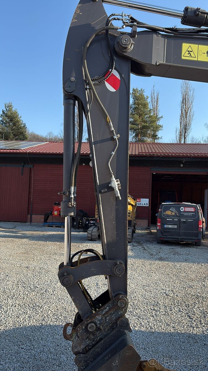 Pásové rýpadlo VOLVO ECR88D - 8