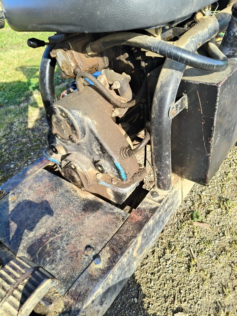 Traktor z mutikáry - 8