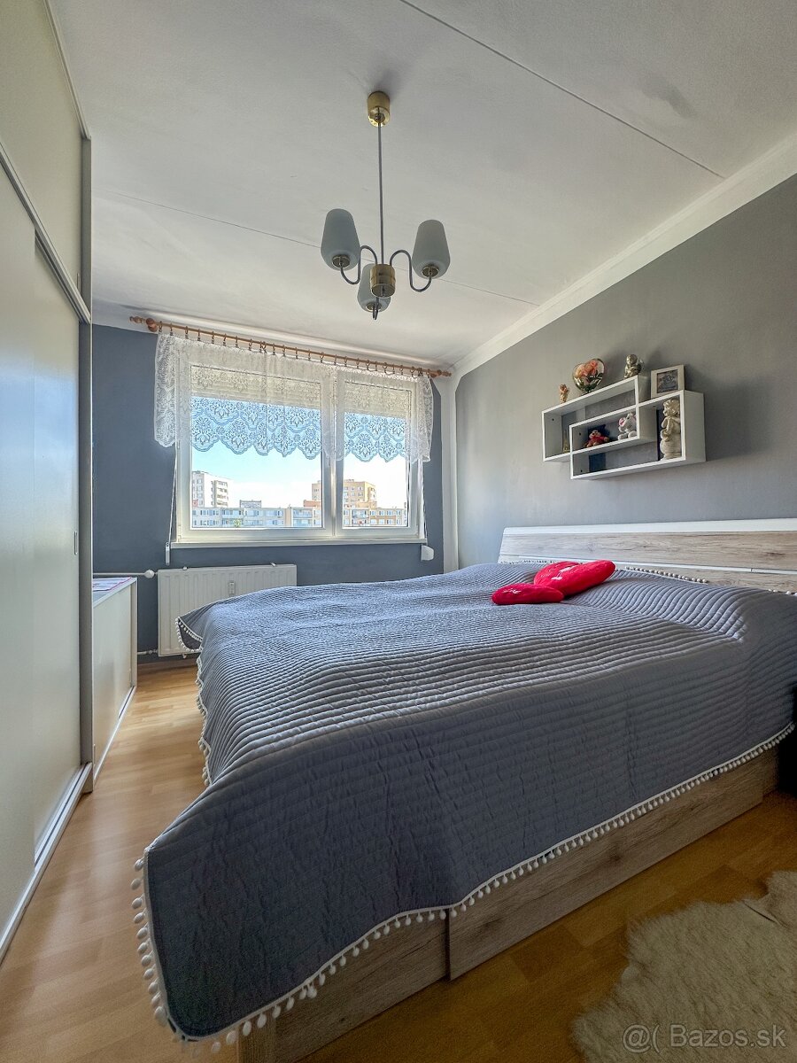 Pražský typ byt Nad Jazerom, Vážecká ulica - 8