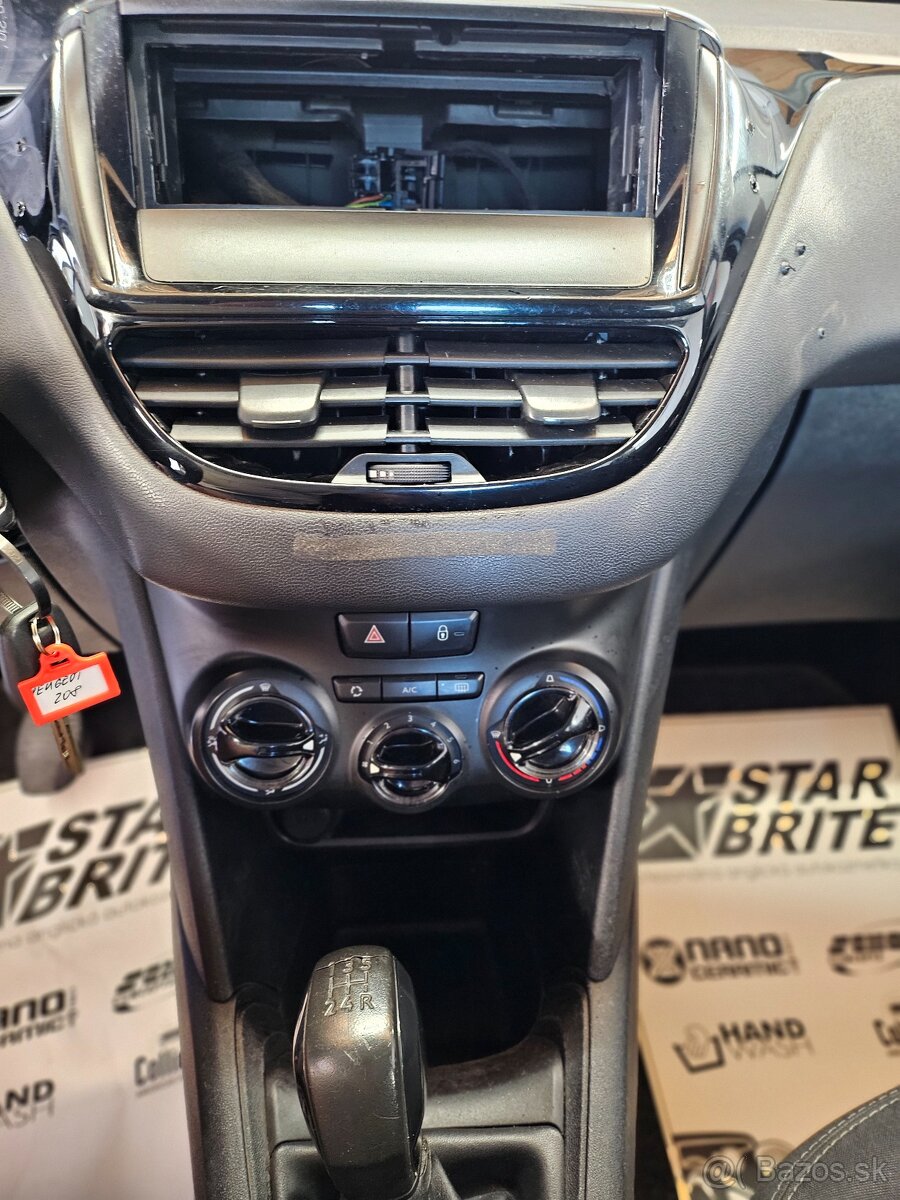 PEUGEOT 208 1.6 HDI - 8