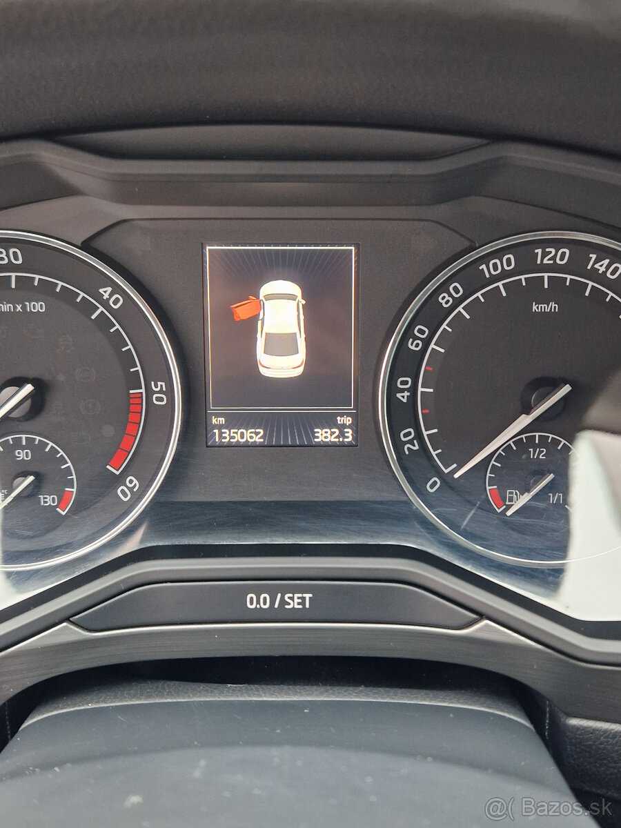 Ptredám Škoda Superb 2.0 TDI 4x4 - 8