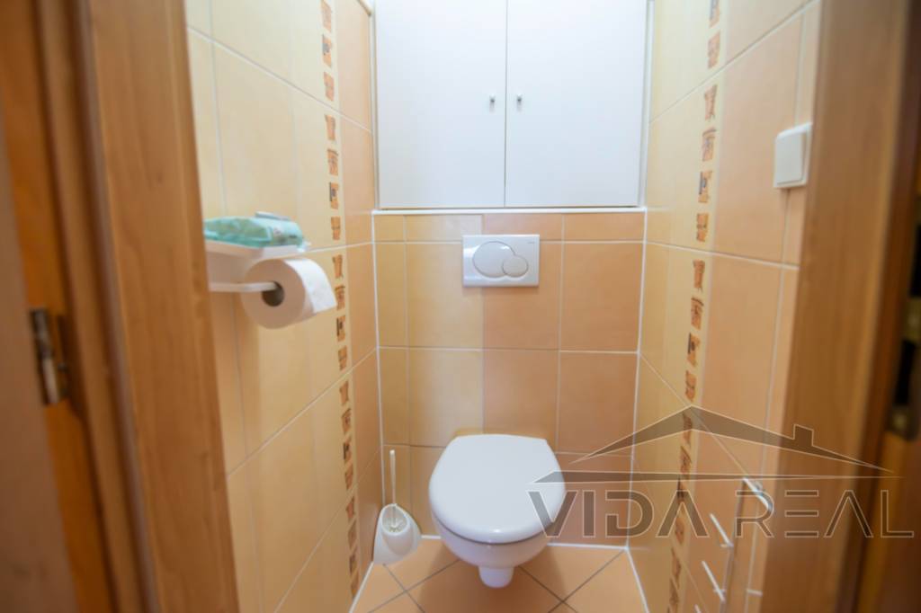 Priestranný 3-izbový byt s dvoma balkónmi v Pezinku, sídlisk - 8