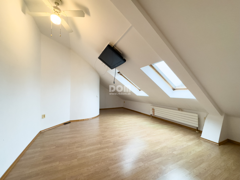 rkDOM | 5 - izbový byt s terasou v Žiline - 8