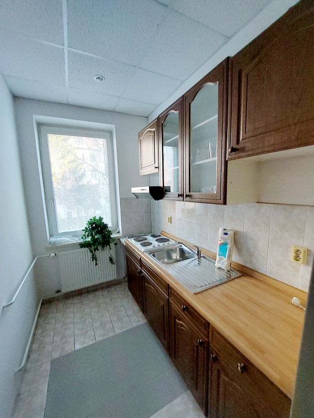 Prenajmeme admin budovu v Bratislave II. pri OC Centrál - 8