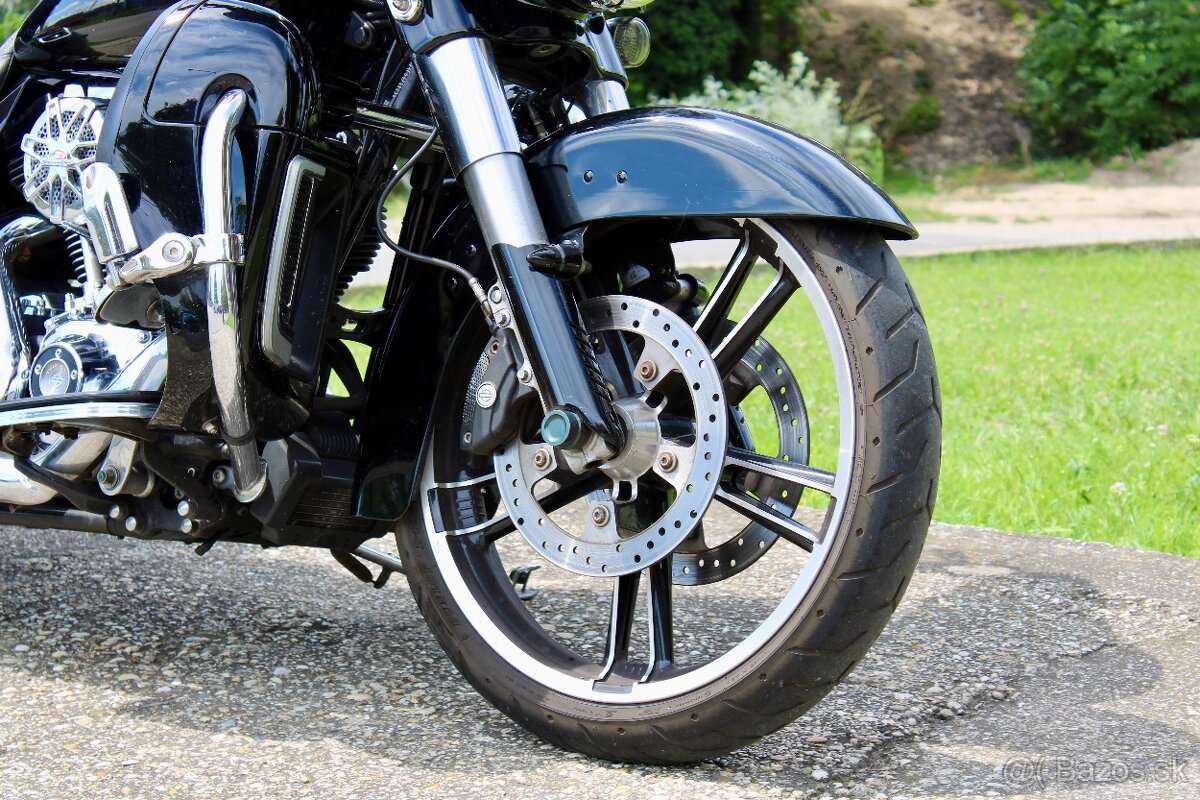 Harley Davidson Street Glide Custom - 8