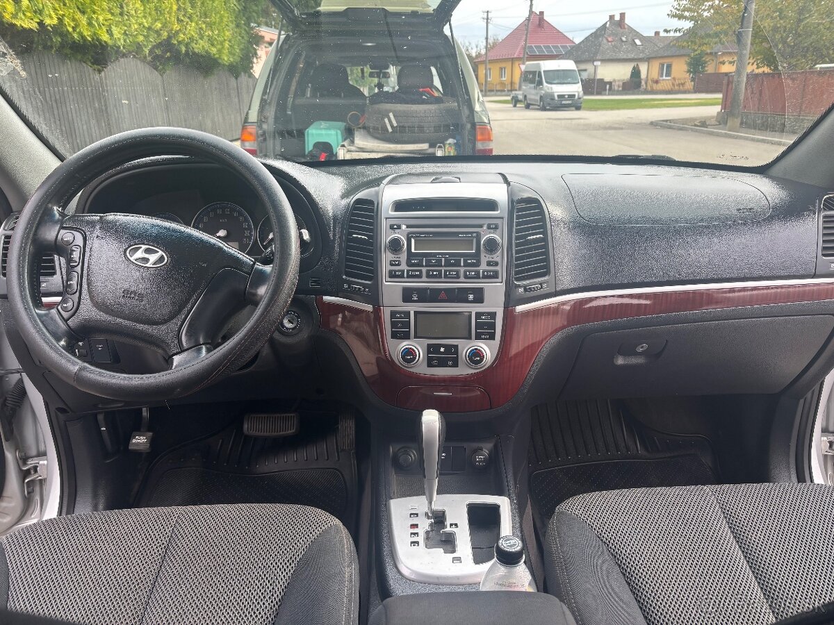 Predám zachovalý Hyundai Santa fe 4x4 - 8