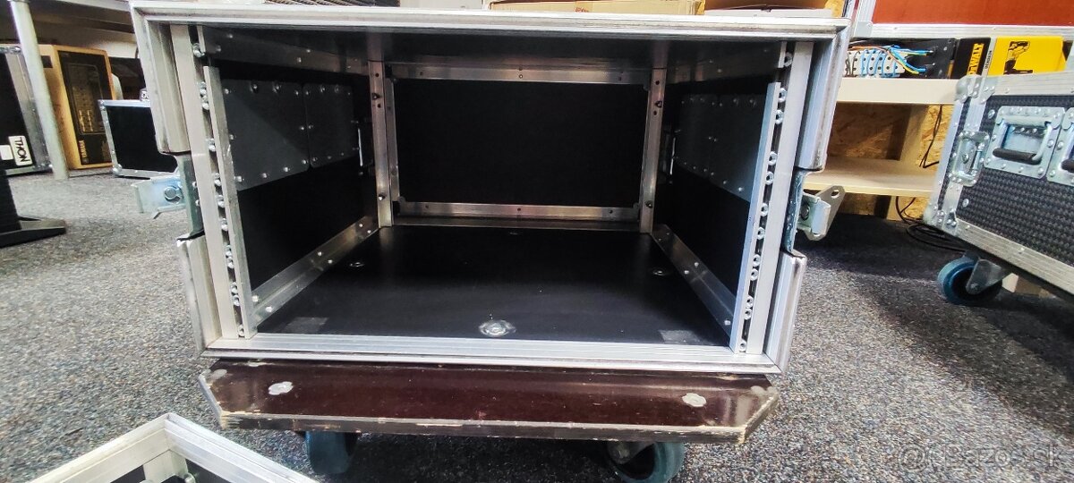 Rack na zosilňovač - 8