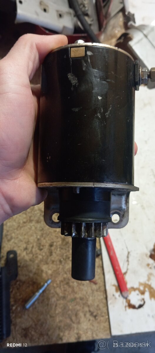 Briggs a Stratton Vanguard V2 - 8