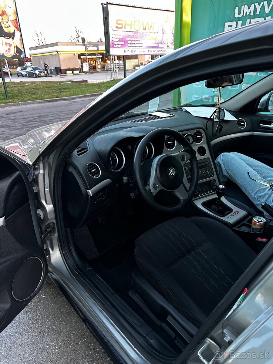 Alfa Rómeo 159 1.9 jtdm 85kw - 8