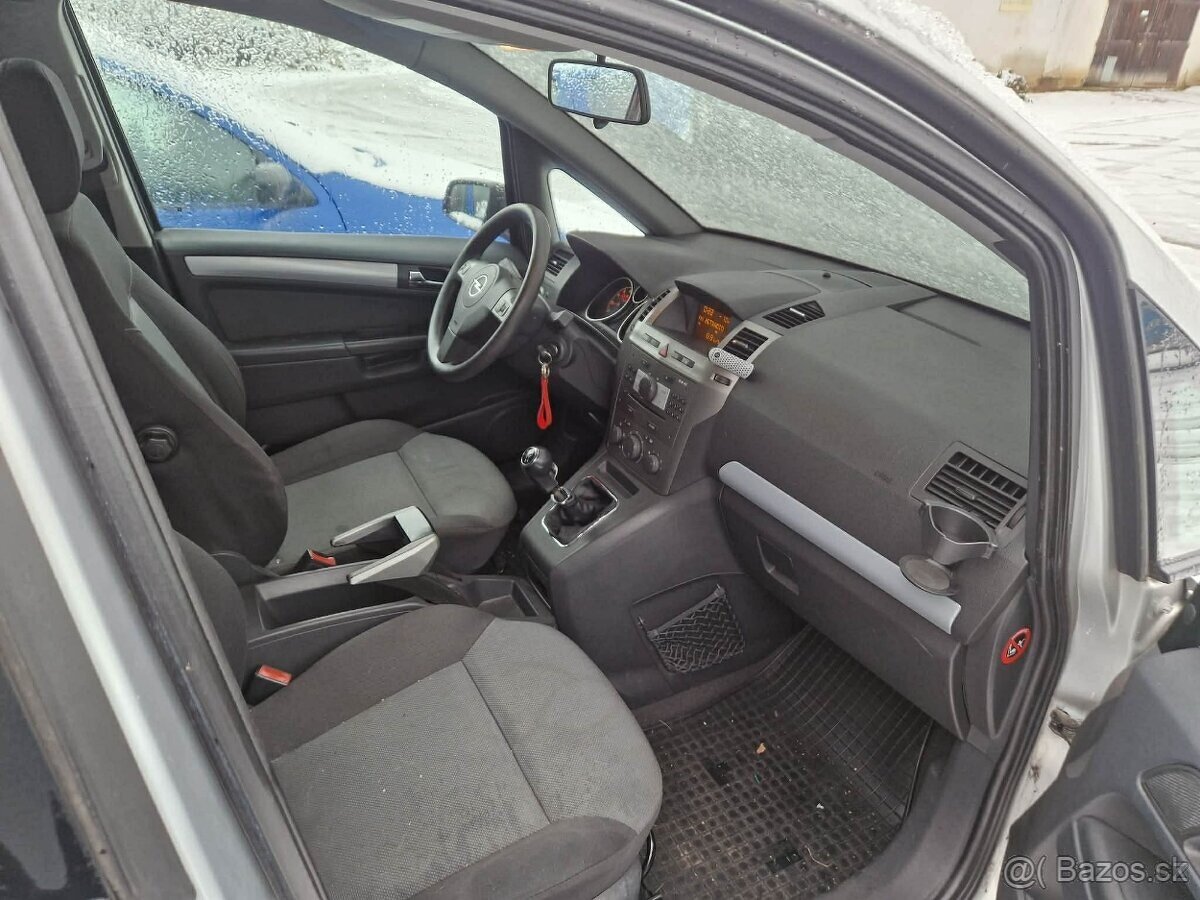 Opel Zafira 1,8 103kw díly - 8