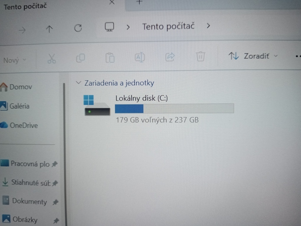 predám Dell latitude 5410 , Intel® Core™i5 , 16gb ram , ssd - 8