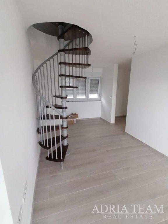 CHORVATSKO, 🌊 APARTMÁN S VÝHĽADOM NA MORE – LEN 10 m OD PLÁ - 8