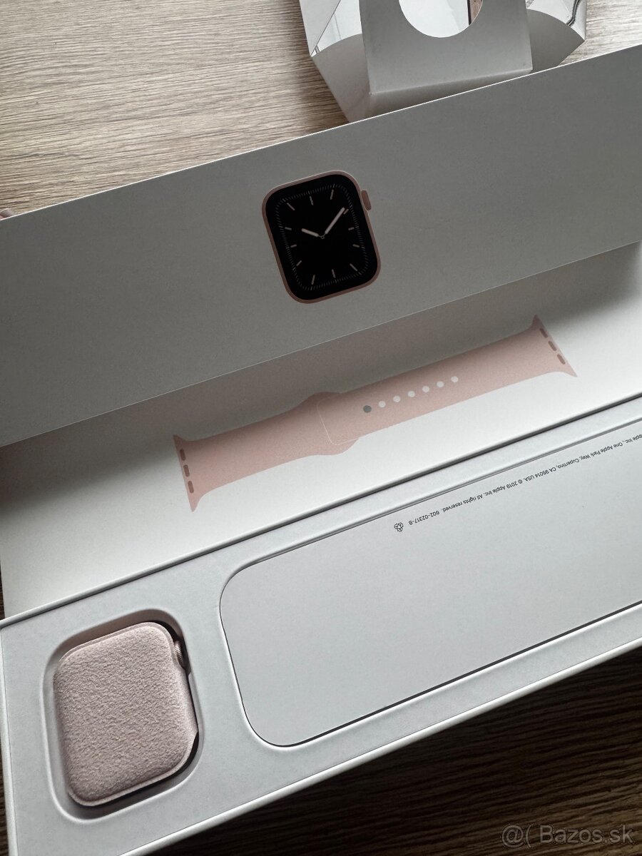 Apple watch 5, 40 mm ružové - 8
