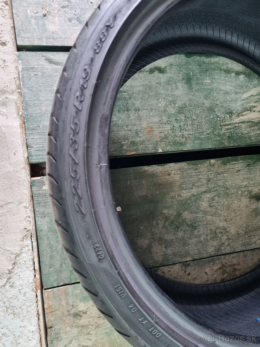 Letné pneu 225/35 r19 - 8