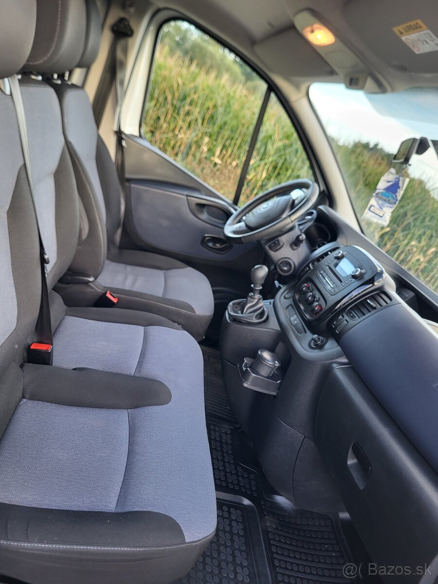 OPEL VIVARO 1,6 BITURBO 92kW 9-miestne - 8