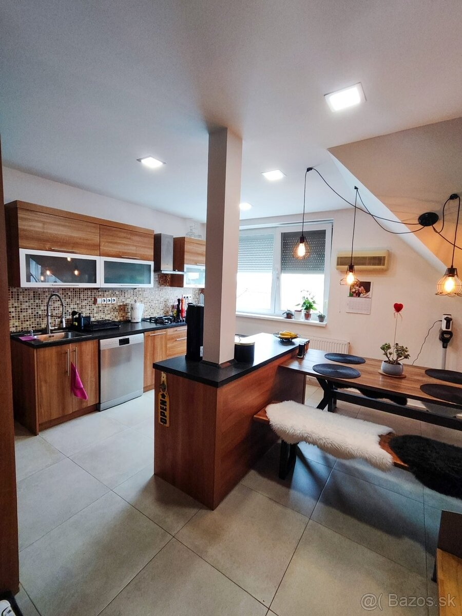 Predaj priestranný, klimatizovaný, mezonetový 3 izb. byt - 8