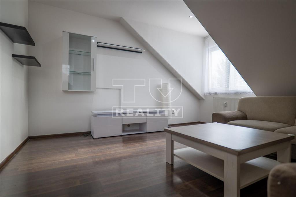 ZNÍŽENIE-TEHLOVÝ 2 IZBOVÝ PODKROVNÝ BYT V KYSUCKOM NOVOM... - 8