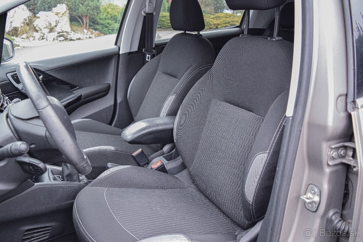 Peugeot 208 1.2 PureTech - 8