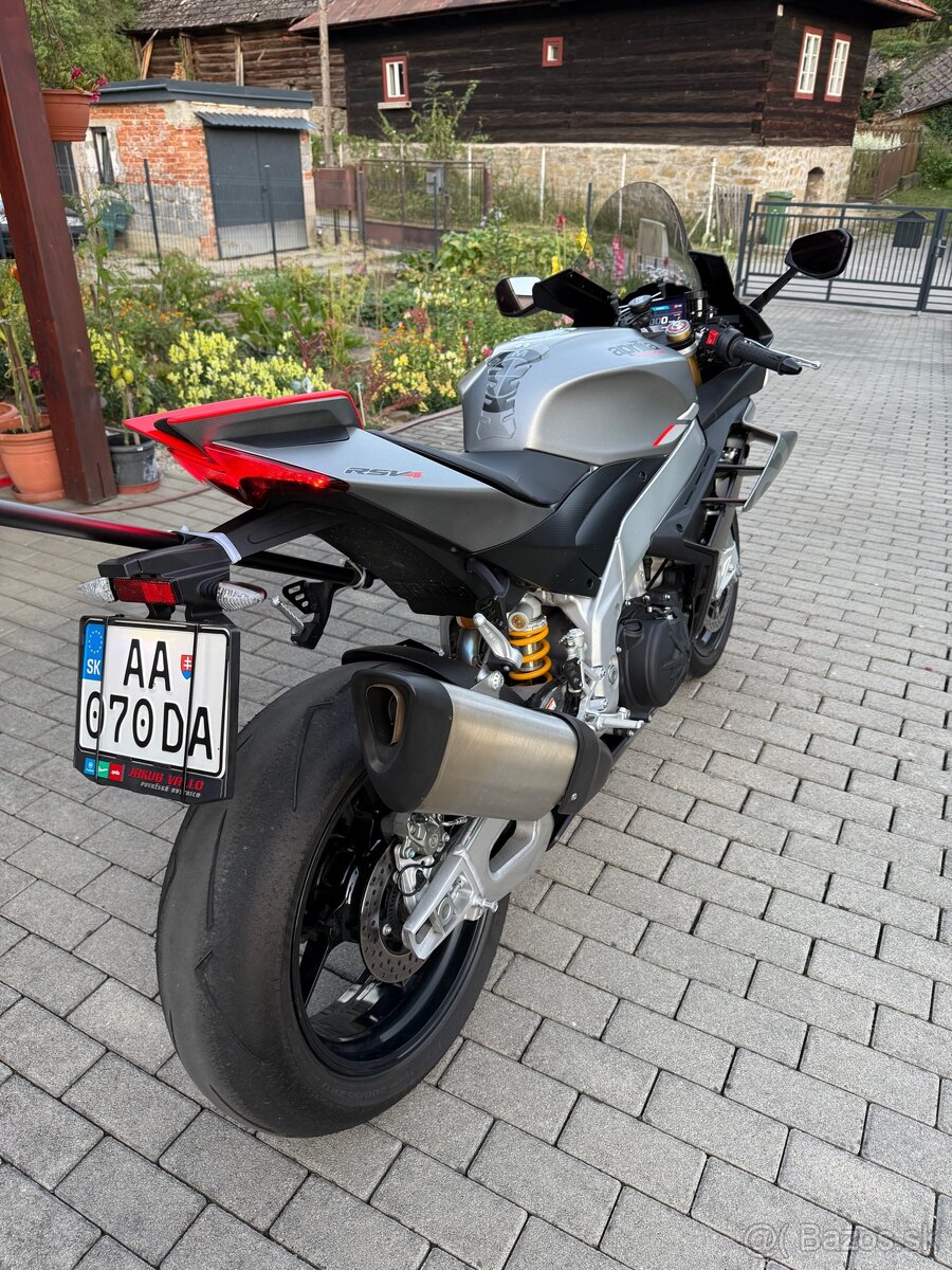 Aprilia RSV4 1099 cm3 2023 - 8