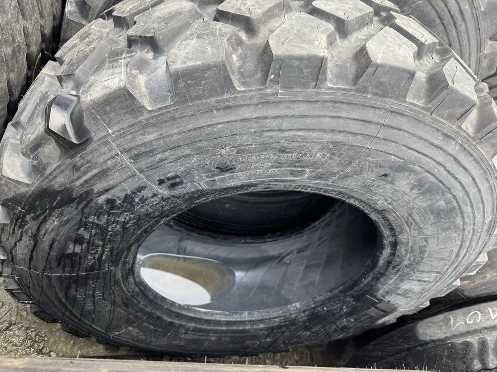 Gumy continental 335/80 R 20 - 8