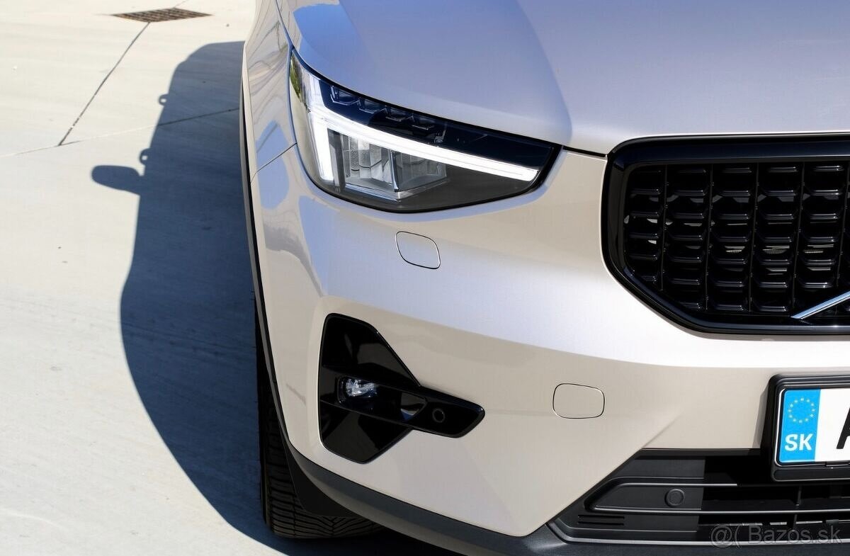Volvo XC40 2.0 B3 mHEV Plus Dark, FINANCOVANIE - 8