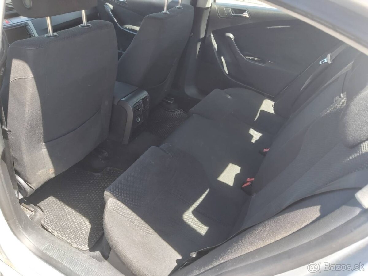 Volkswagen Passat - 8