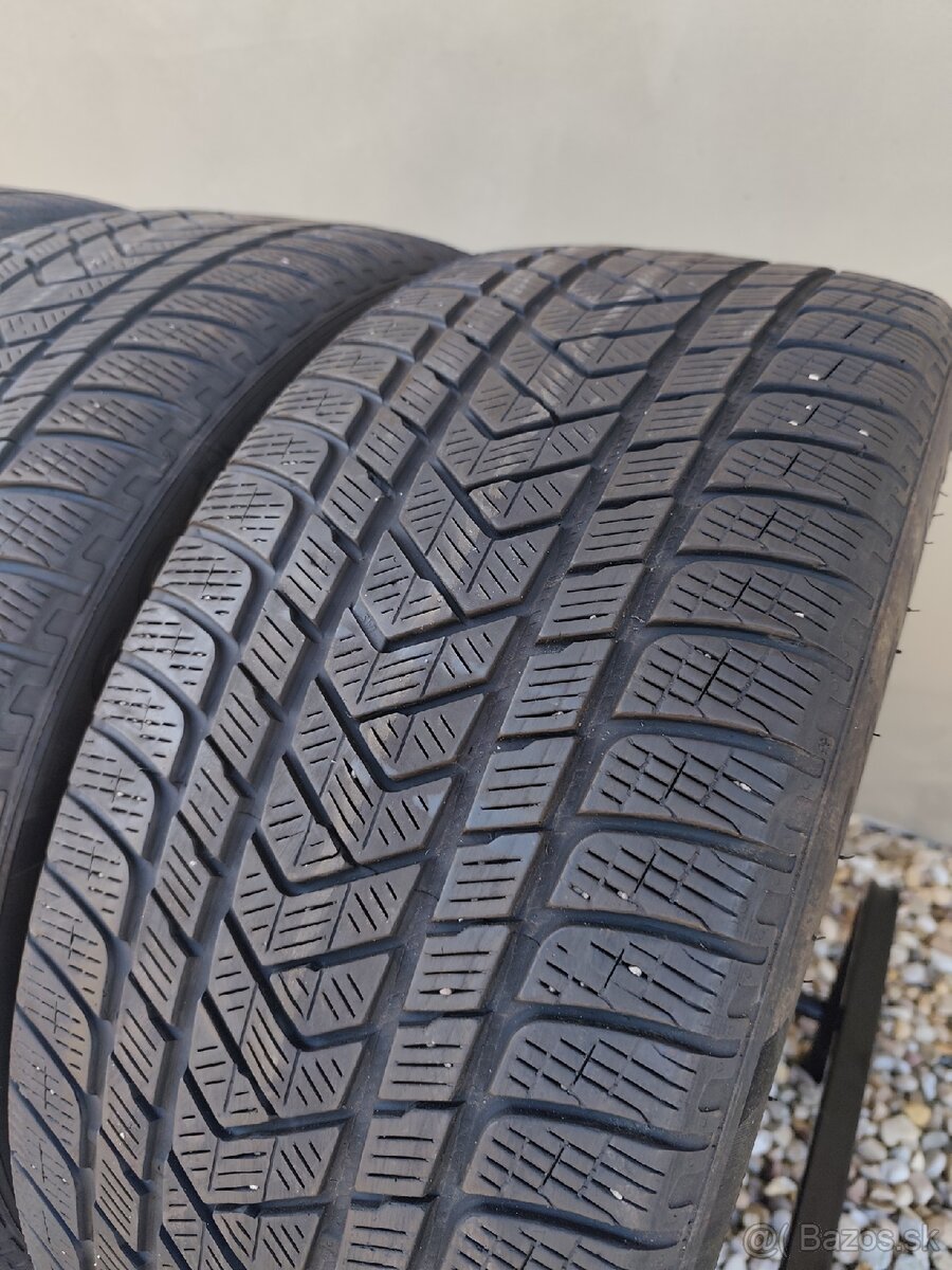 2+1 Zimné pneu Pirelli 285/40R22 - 8