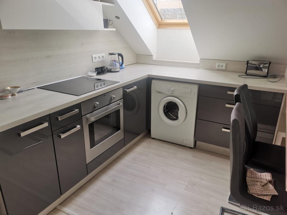 Prenajom - 8