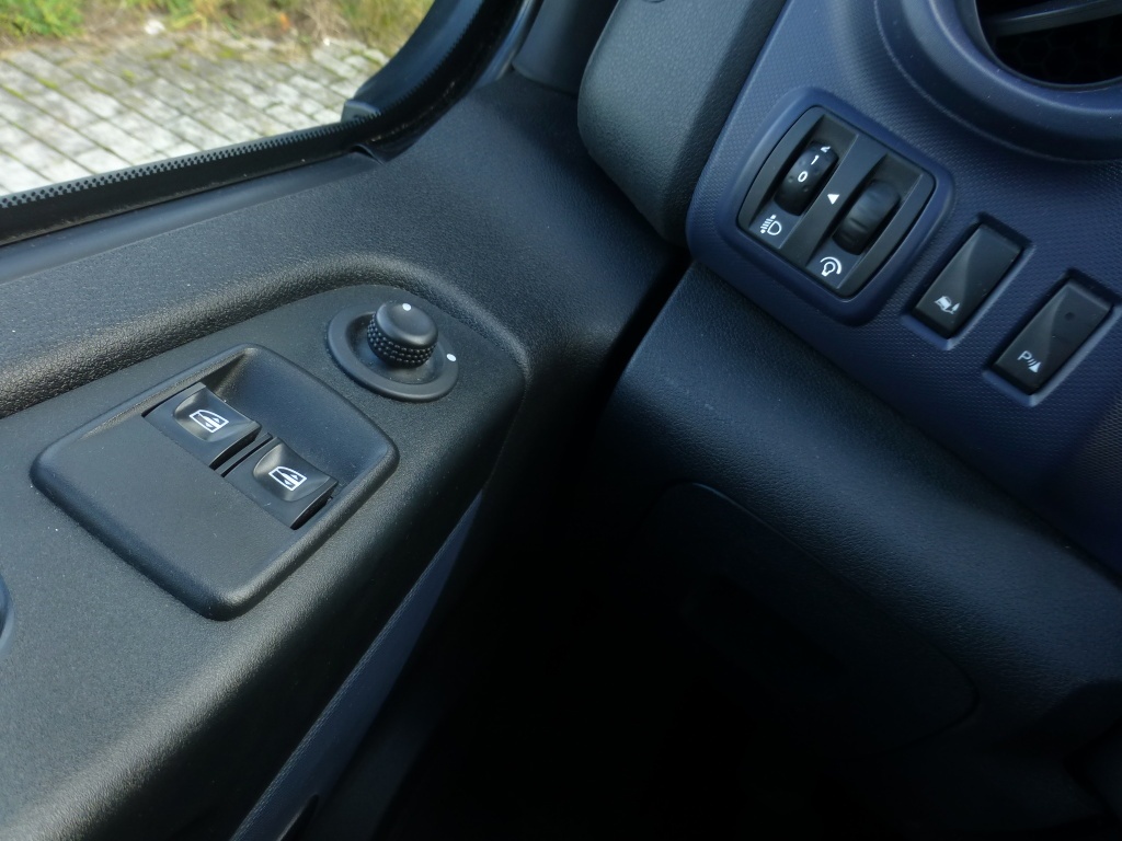 Opel Vivaro 1.6 CDTi, 8 míst, R. 2019, najeto 115000km - 8