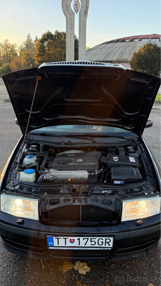 Škoda Octavia RS 1.8 Turbo - 8