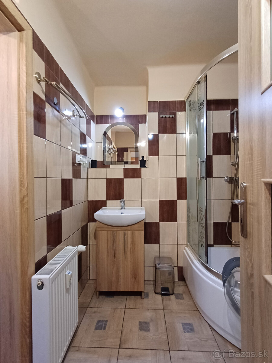 2-Izbovy byt v Komarne na prenajom. - 8