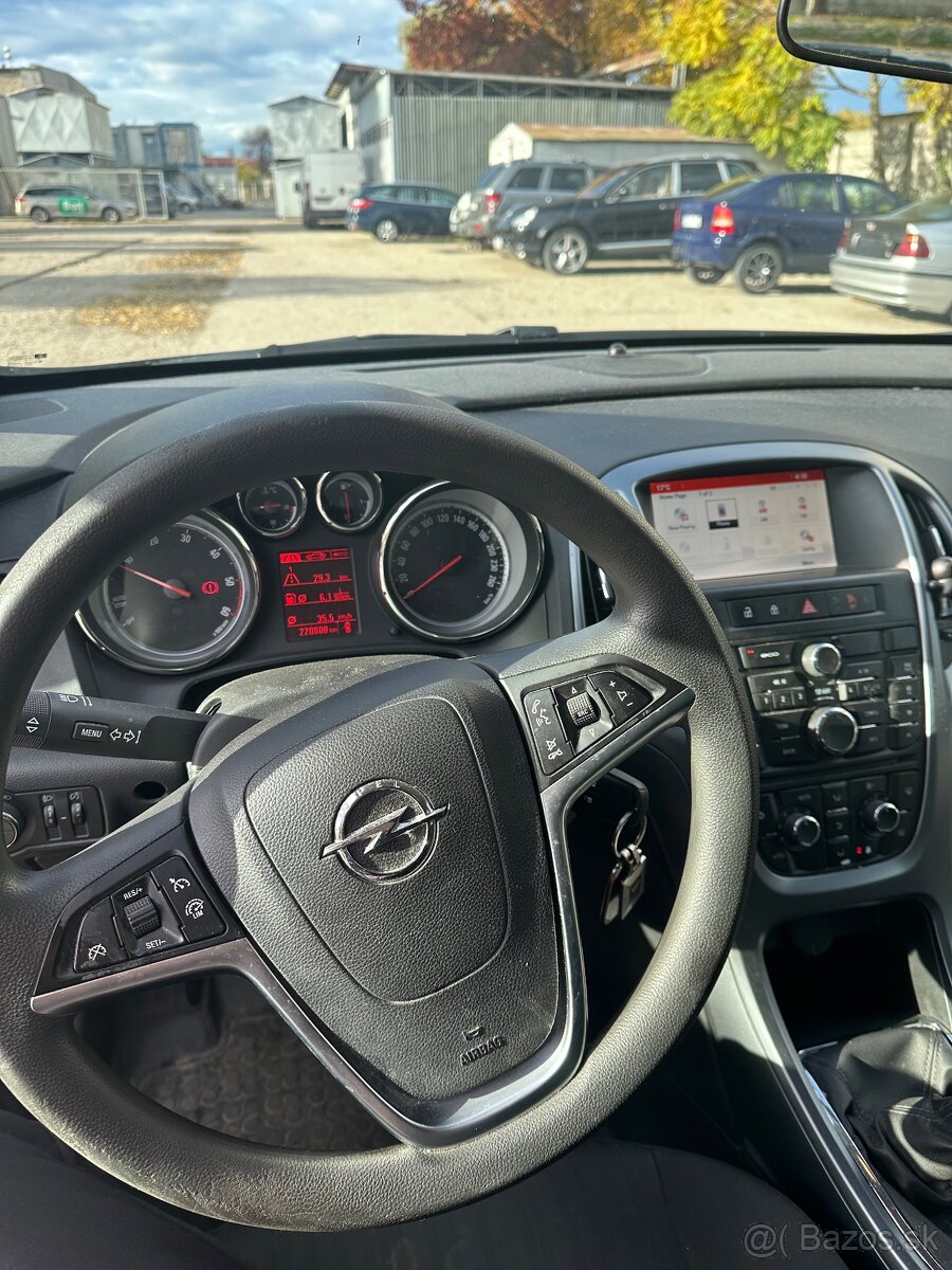 Opel Astra J 1.6 CDTI - 8