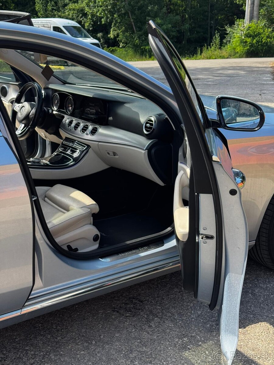 Mercedes E220 - 8
