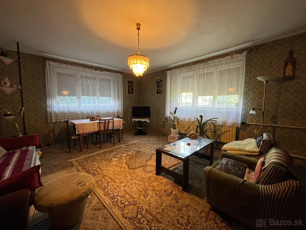 Šaca - 5 izbový rodinný dom s peknou záhradou - 8