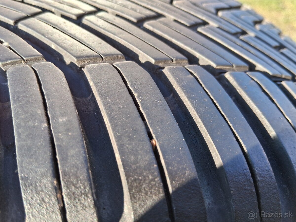 245/45 r18 celoročne pneumatiky - 8