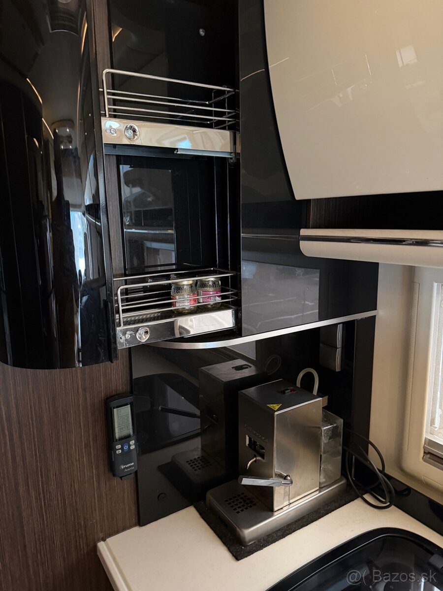 Concorde Charisma 900L - 8