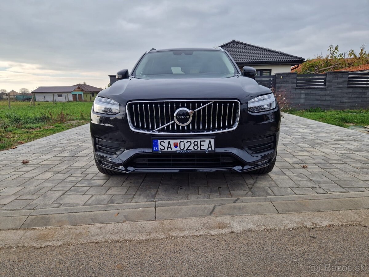 Volvo XC90 2.0 B5 Drive-E Momentum Pro AWD A/T 7m - 8