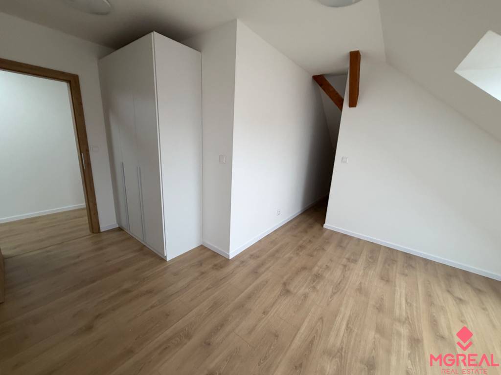 3 izbovy byt centrum Topoľčany / PRENAJOM - 8