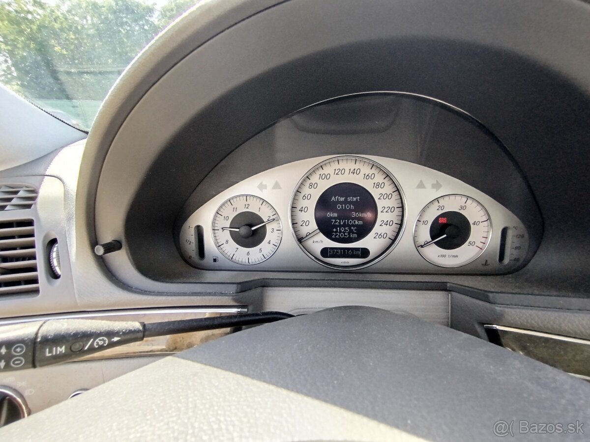 Mercedes benz E270 - 8
